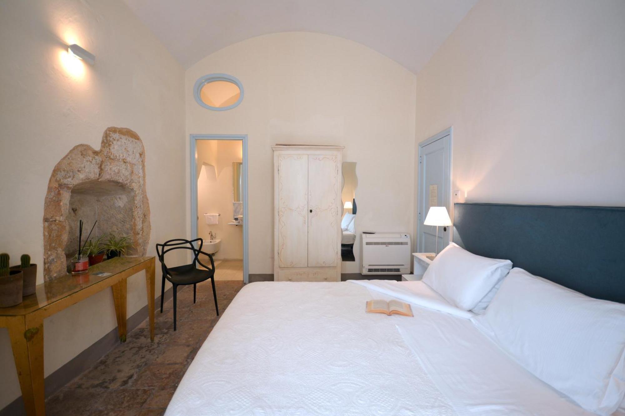 B&B Palazzo Del Capitolo - By I Bastioni San Domenico Gallipoli Exterior photo